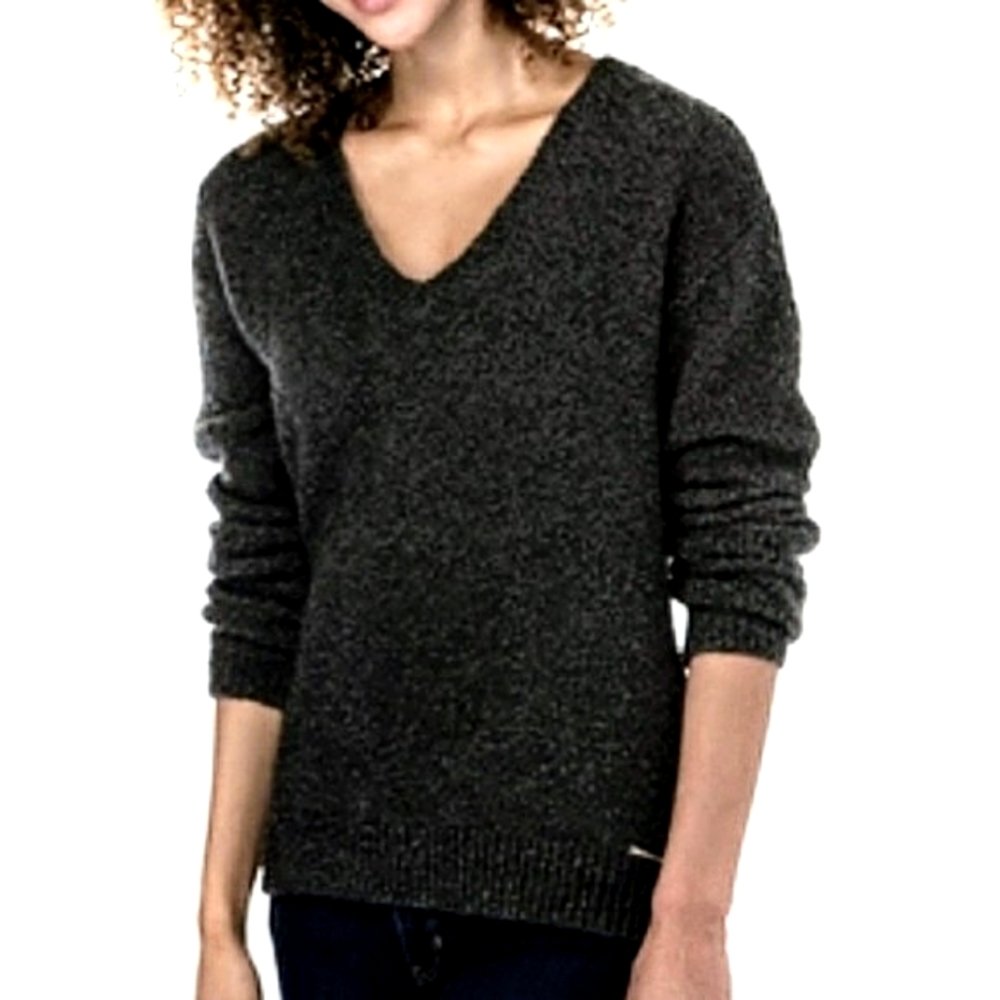 Vintage "Michael Kors"  V-neck Wool Blend Derby Sweater. Size XS Like New.